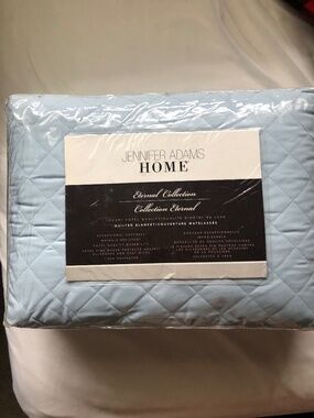Jennifer Adams Eternal Collection Diamond Quilted Blanket